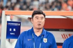 安全买球软件推荐 -1比4 惨败韩鹏帅位稳了，泰山这盘棋，输球的锅不是他一个人背