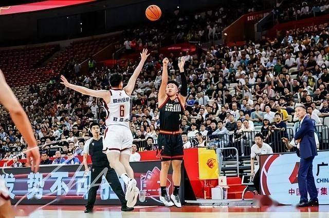 深圳马可波罗95-91击败浙江大比分2-0晋级四强