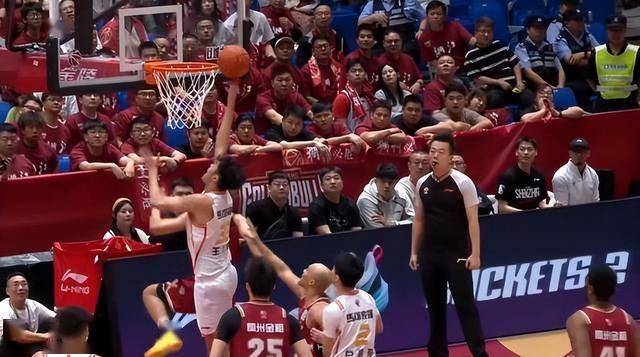 深圳马可波罗95-91击败浙江大比分2-0晋级四强