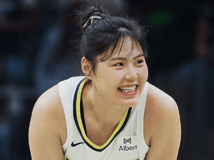 WNBA总裁杯：李月汝复出惊艳 2+1 佩奇三节31分创赛季新高助飞翼取胜